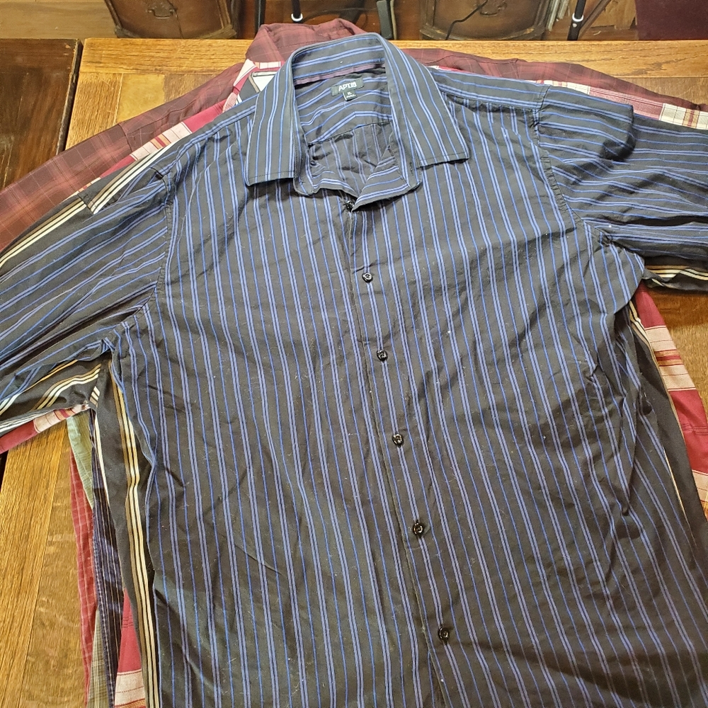 Apt 9 black with blue stripes long sleeved button down shirt